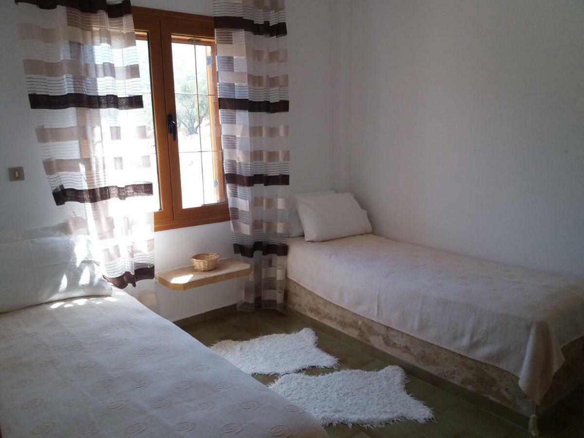 Papadiokampos Maissonete Villa Roussa Limni